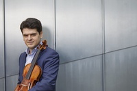 Fotografía del violinista Michael Barenboim realizada por Marcus Hoehn