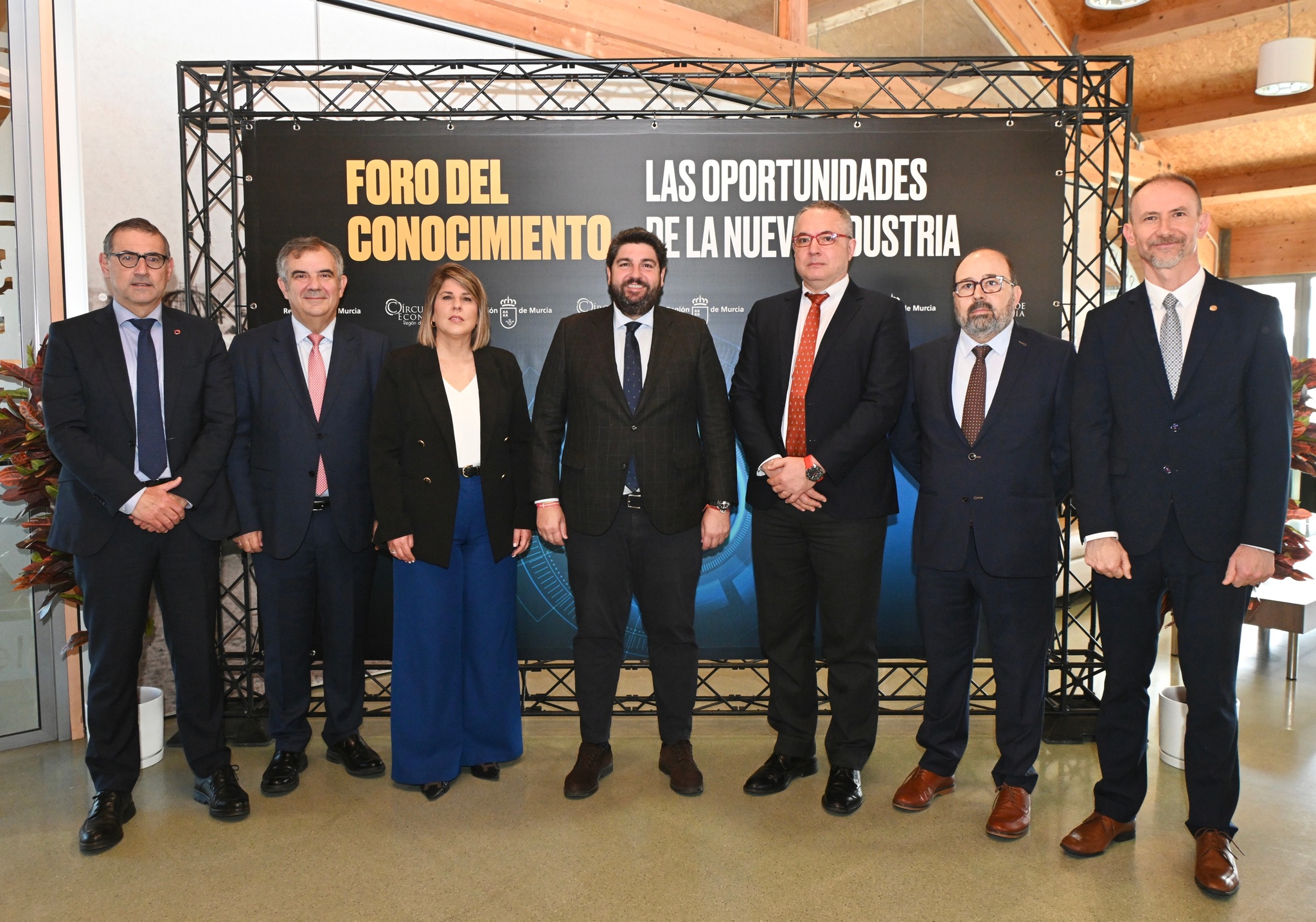 El presidente de la Comunidad, Fernando López Miras, inaugura el 'Foro del Conocimiento: las oportunidades de la nueva industria', organizado por...