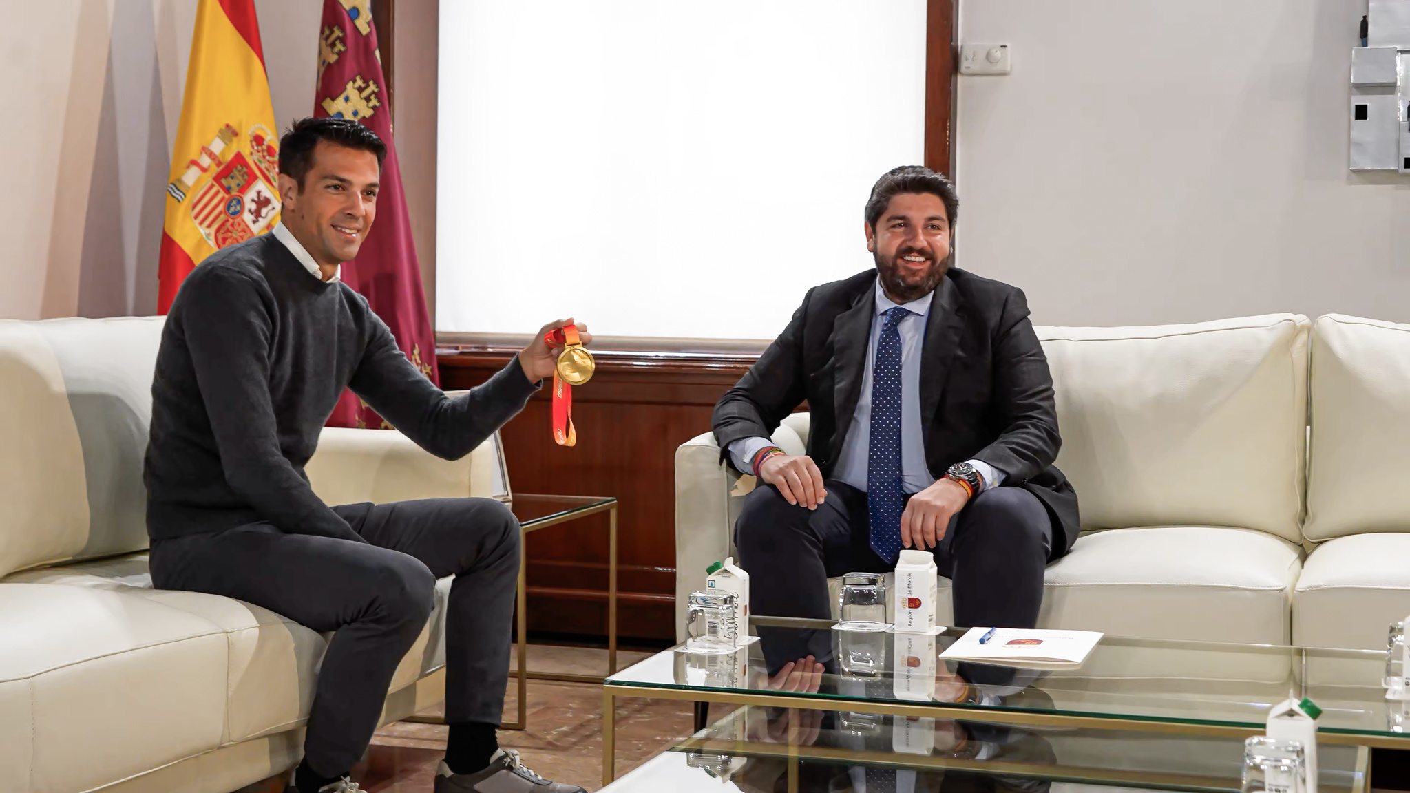 López Miras recibe atleta Miguel Ángel López tras proclamarse campeón de España de 35 kilómetros marcha