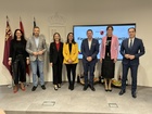 Foto de la consejera Sara Rubira junto al presidente de la Federación de Municipios y los alcaldes de Fuente Álamo, Caravaca de la Cruz, Jumilla,...