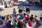 La consejera de Política Social, Familias e Igualdad, Conchita Ruiz, durante la Jornada 'Día del Pijama', del centro educativo 'La Vaguada'