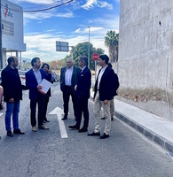 El consejero de Economía, Hacienda y Empresa, Luis Alberto Marín, visita junto al alcalde de Molina de Segura, José Ángel Alfonso, y los representantes...