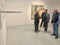 El director general del Instituto de las Industrias Culturales y las Artes, Manuel Cebrián, con varios de los artistas participantes en el proyecto...