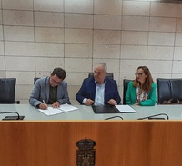 Imagen de la firma de la adhesión del Ayuntamiento de Totana a la Región de Murcia Film Commission