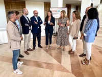 La consejera Carmen Conesa, con asistentes al acto de presentación de la I Convención de Turismo de la Región de Murcia.