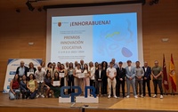 El consejero de Educación y Formación Profesional, Víctor Marín, entregó los premios a la innovación educativa a seis centros de la Región