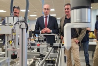 El consejero Víctor Marín visitó el CIFP Politécnico de Murcia donde se han instalado nuevo equipamiento de Fabricación mecánica y Electricidad y...