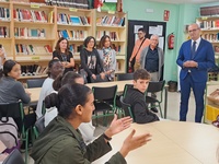 El consejero de Educación y Formación Profesional, Víctor Marín, visitó el IES Miguel Espinosa donde este curso se ha puesto en marcha el programa...