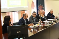 El director del Info, Joaquín Gómez, en la presentación del Barómetro de la Cátedra de Empresa Familiar