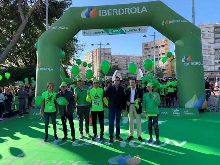 Alrededor de 4.000 corredores participan en la IV Marcha Solidaria de la Asociación Española contra el Cáncer en Murcia