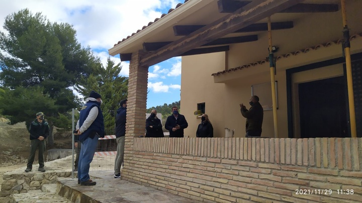 La Comunidad realiza obras de mejora de la accesibilidad y seguridad en el área recreativa de Fuente Higuera, dentro de la Sierra de la Pila