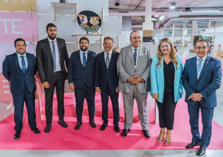 López Miras destaca en la inauguración de Feramur la creciente "innovación" de los productos artesanos y la subida de ventas