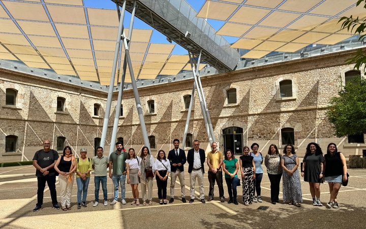 El director general Patricio Sánchez, con participantes en la organización del curso Sicted y asistentes al mismo.