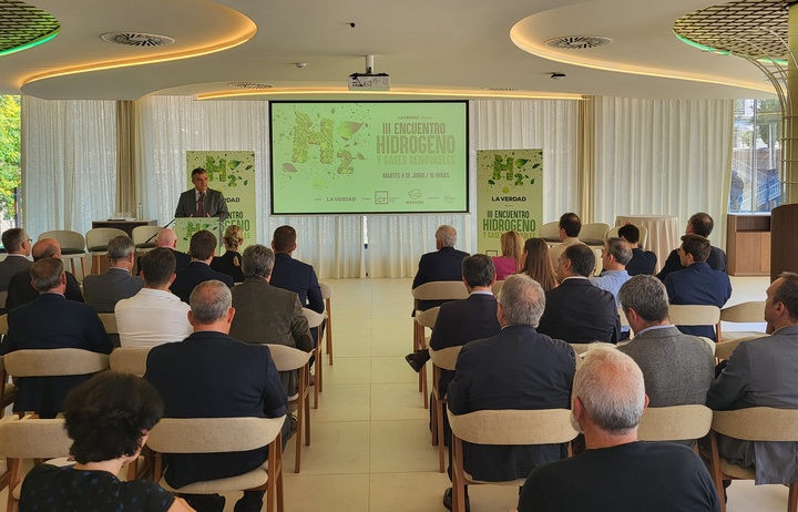 Juan María Vázquez destaca la puesta en valor del hidrógeno verde como "energía alternativa para luchar contra el cambio climático y motor de crecimiento para la Región de Murcia"
