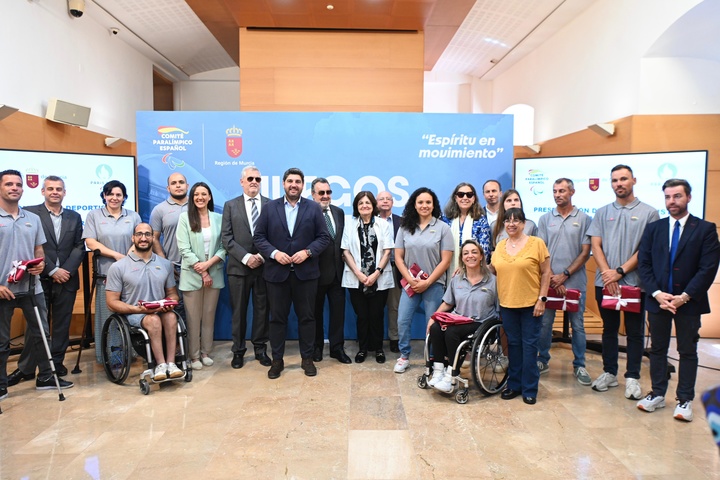 López Miras recibe a los deportistas paralímpicos de la Región preseleccionados para los Juegos de París