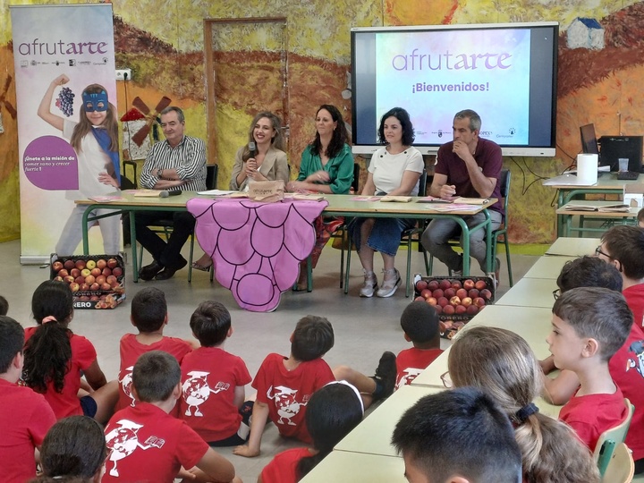 El proyecto 'Afrutarte' llega a las primeras aulas para promover el consumo de frutas y verduras entre escolares