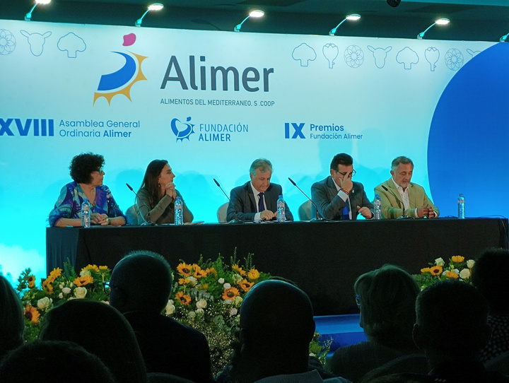 El Gobierno regional destaca el trabajo de Alimer como motor económico del Valle del Guadalentín y la Vega Alta del Segura en la entrega de premios de la cooperativa (2)