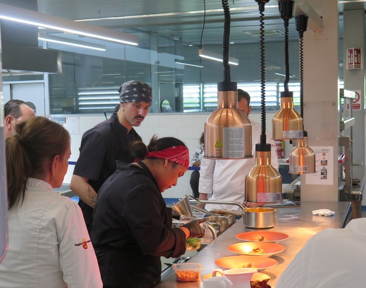 14 promesas de la cocina aspiran en el Centro de Cualificación Turística al título de mejor joven cocinero de la Región de Murcia