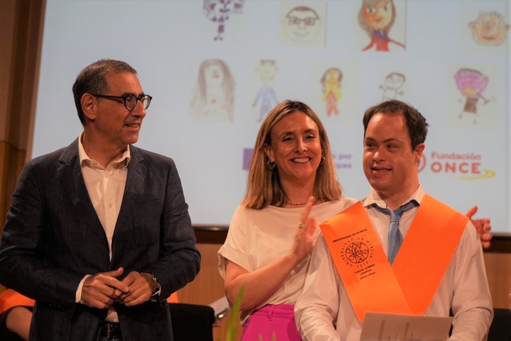 La consejera de Política Social felicita a la Universidad de Murcia "por ser un referente en la educación inclusiva" durante la clausura del VII curso 'Todos somos Campus' (2)