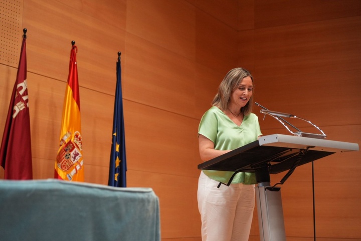 La consejera de Política Social, Familias e Igualdad, Conchita Ruiz, durante la presentación de la herramienta informática PETRA