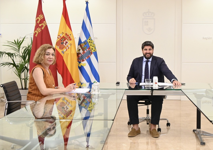 López Miras traslada a la alcaldesa de Jumilla que "cuenta con toda la estructura del Ejecutivo regional para seguir impulsando el municipio"