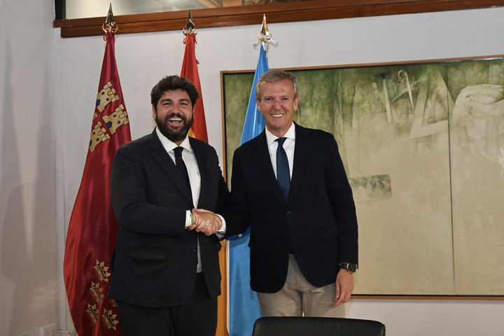 López Miras recibe al presidente de la Xunta de Galicia, Alfonso Rueda