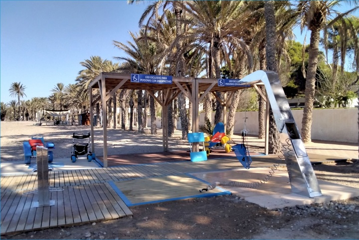 Fotografía de un punto accesible en la playa de San Ginés de Cartagena