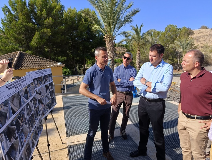 El director general del Agua visita a la EDAR de Abarán