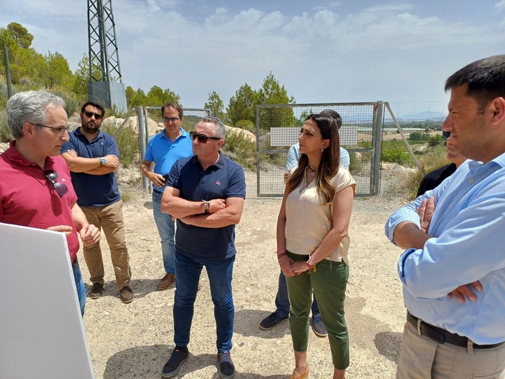 La consejera Sara Rubira durante la visita a la Comunidad de Regantes Río Alhárabe de Moratalla.