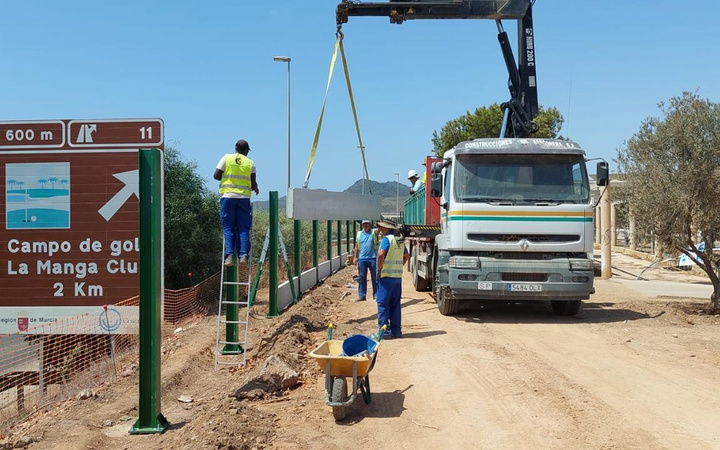 Imágenes de la instalación de las pantallas acústicas en la RM-12.