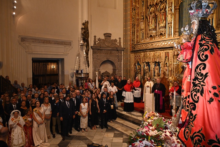 El presidente de la Comunidad, Fernando López Miras, asiste a la recepción oficial a la patrona de Murcia, Nuestra Señora de la Fuensanta, en la iglesia del Carmen