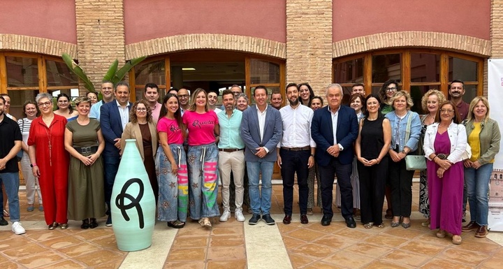 Asistentes a la presentación de la Feria de Turismo de Interior en La Santa de Totana.