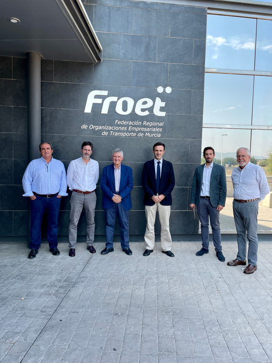 Fomento y Froet apuestan por intensificar la formación y la modernización de flotas del sector del transporte y la logística de la Región de Murcia