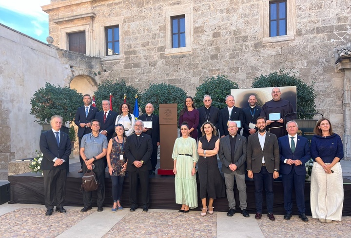 Caravaca de la Cruz cede el testigo a Santiago de Compostela, que acogerá el próximo 'Encuentro de Ciudades Jubilares' en 2026