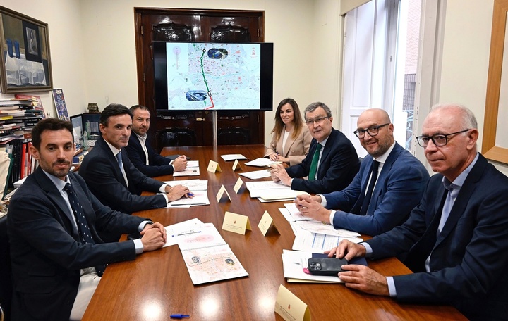 Encuentro del consejero de Fomento y el alcalde de Murcia para avanzar en la mejora de la movilidad.