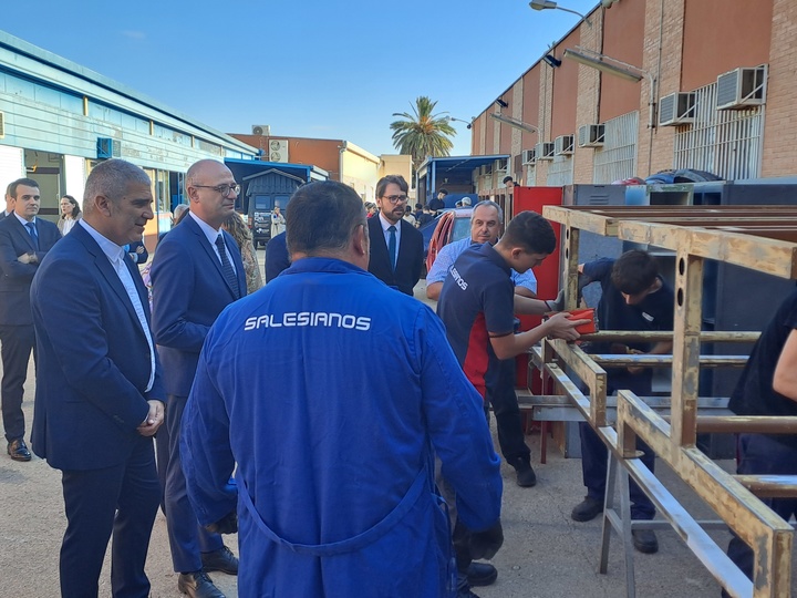 El consejero de Educación y Formación Profesional visita el colegio San Juan Bosco Salesianos Cartagena donde se han implantado 6 nuevos ciclos de FP