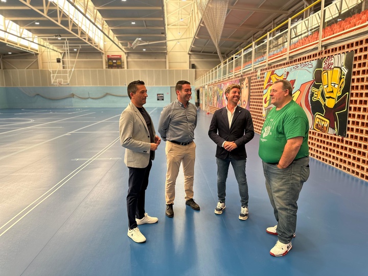 El director general de Deportes, Francisco Javier Sánchez, y el alcalde de Las Torres de Cotillas, Pedro José Noguera, visitan las obras de mejora...