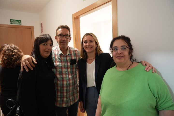 La consejera de Política Social, Familias e Igualdad, Conchita Ruiz, durante la inauguración de las nuevas viviendas tuteladas de Afemce (1)