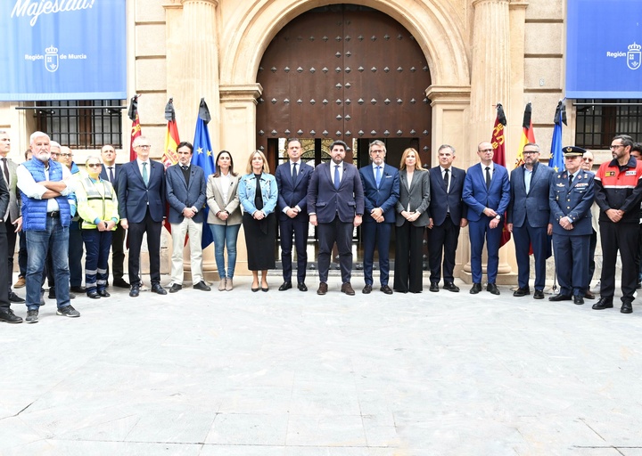 Minuto de silencio convocado por el Gobierno de la Región de Murcia como muestra de duelo por las víctimas mortales que la Depresión Aislada en Niveles Altos