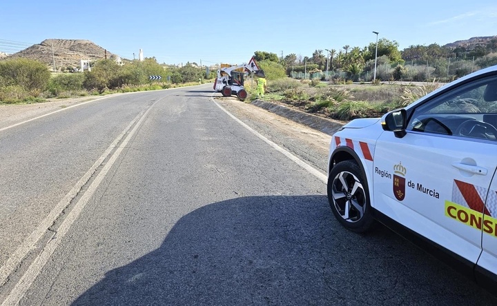 Obras de mejora de la carretera regional RM-D14, en Águilas.