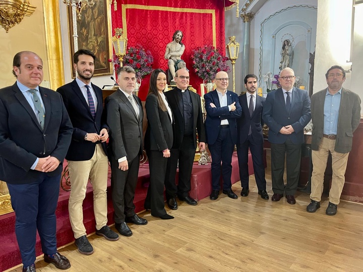 Entrega del Cristo de la Paciencia a la parroquia de San Nicolás-Santa Catalina.