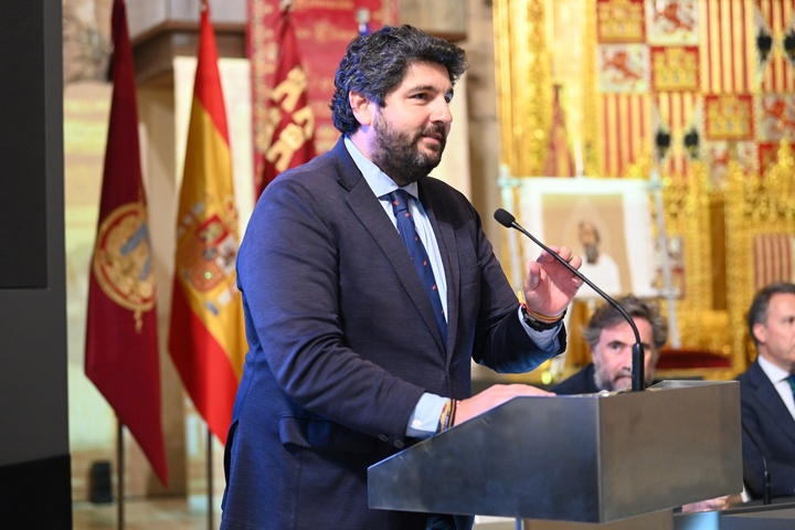 El presidente de la Comunidad, Fernando López Miras, inauguró hoy en Lorca el I Congreso Internacional 'El Arte del Bordado: Historia, Tradición y Nuevos Horizontes'.