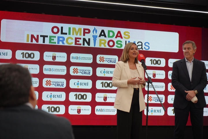 La consejera de Política Social, Conchita Ruiz, durante la presentación de las I Olimpiadas Intercentros de Personas con Discapacidad