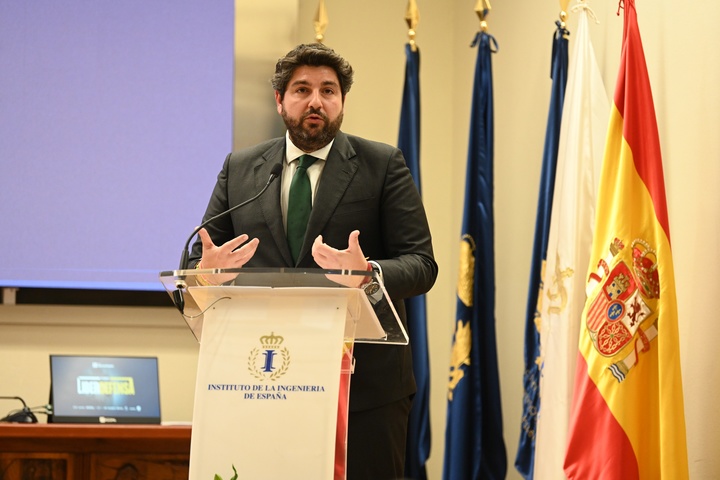 El presidente de la Región de Murcia, Fernando López Miras, participa en el I Foro Liberdefensa 'La industria española de defensa: instrumento de cohesión territorial y de posicionamiento estratégico internacional' (2)