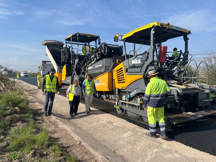 El director general de Carreteras, Francisco Carrillo, durante su visita a las obras de la carretera regional RM-D14, que discurre por el municipio de Águilas.