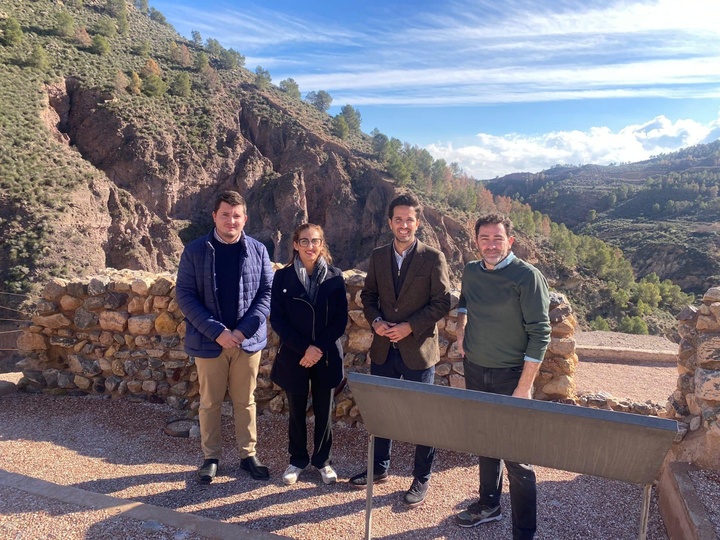 El director general de Patrimonio Cultural, Patricio Sánchez, durante una reciente visita a la excavación.