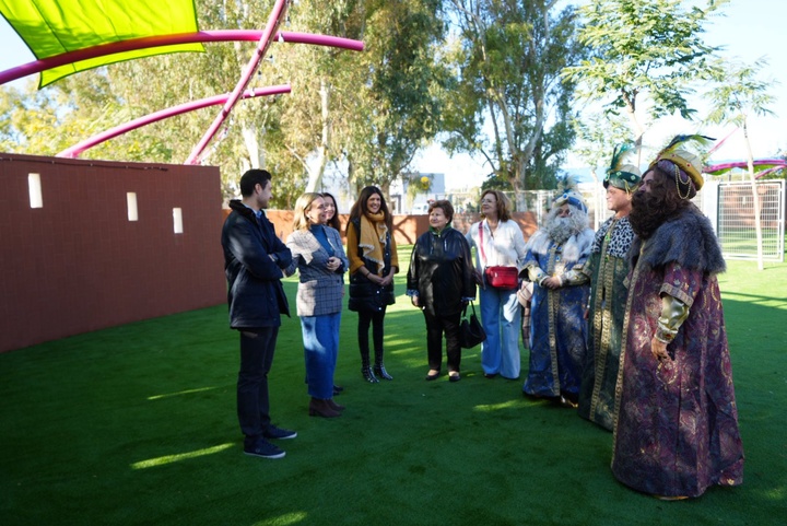 La consejera de Política Social, Familias e Igualdad, Conchita Ruiz, durante su visita al centro para personas con discapacidad de Churra