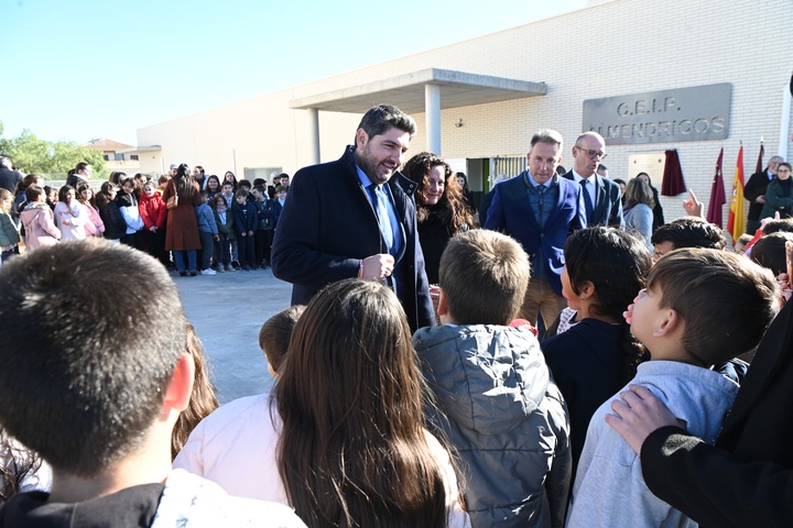 Inaugurado el nuevo pabellón de Infantil del Colegio de Almendricos (2)