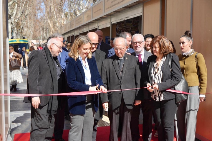 La consejera de Política Social, Familias e Igualdad, Conchita Ruiz, durante la inauguración de la XXIV Muestra Internacional de Voluntariado de la UCAM (1)