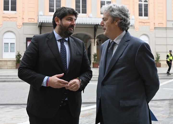 El presidente de la Comunidad, Fernando López Miras, inauguró hoy el Foro 'En Futuro Región de Murcia 2025', organizado por el diario La Verdad.